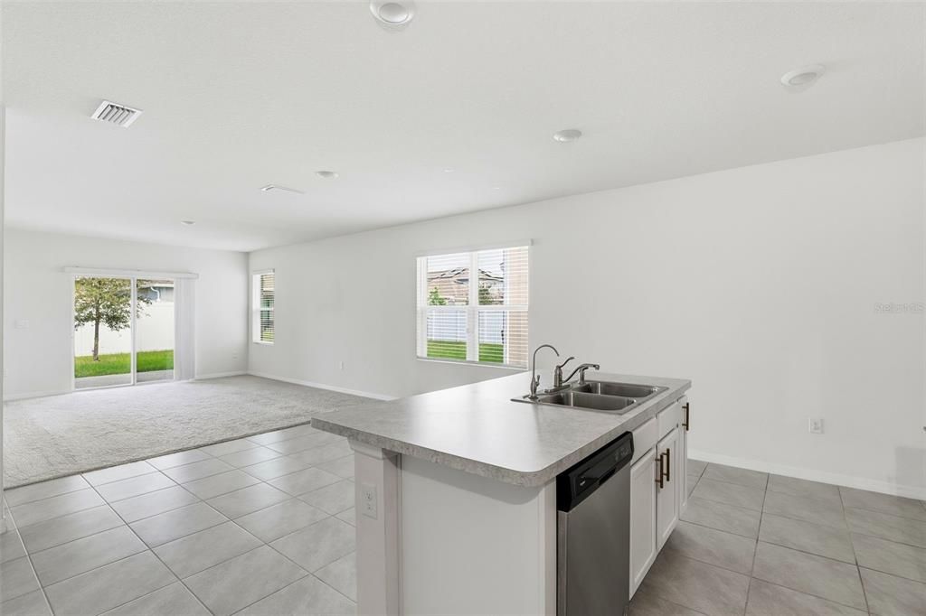 待售: $345,000 (3 贝兹, 2 浴室, 1620 平方英尺)