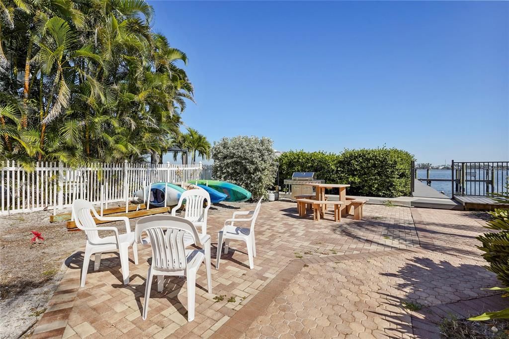 На продажу: $775,000 (2 спален, 2 ванн, 1259 Квадратных фут)