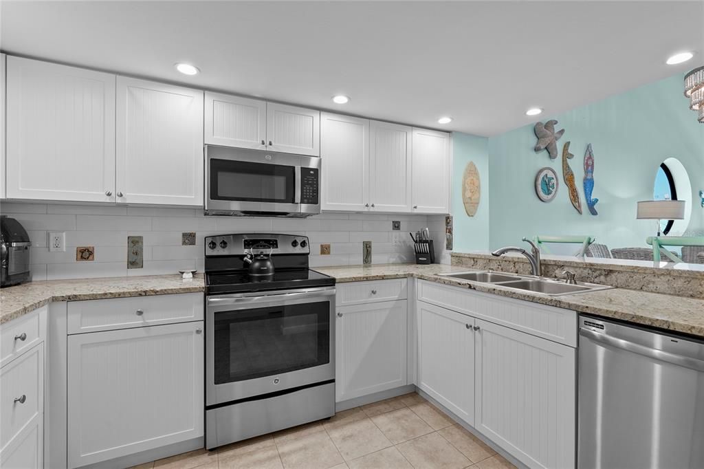 На продажу: $775,000 (2 спален, 2 ванн, 1259 Квадратных фут)