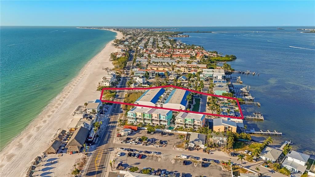 На продажу: $775,000 (2 спален, 2 ванн, 1259 Квадратных фут)