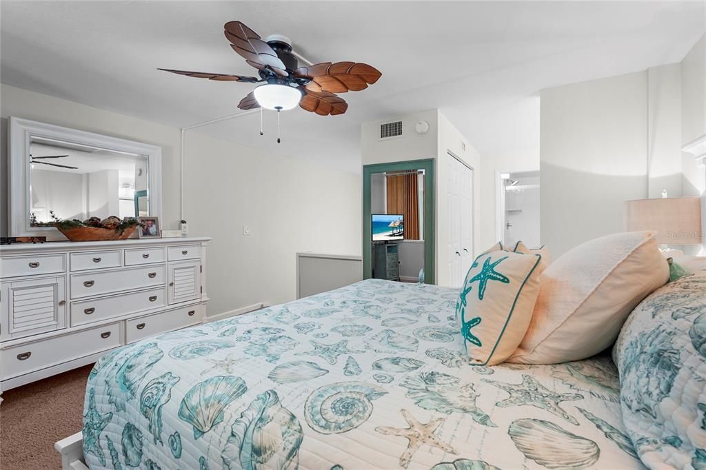 На продажу: $775,000 (2 спален, 2 ванн, 1259 Квадратных фут)