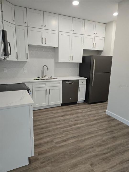 出租: $1,300 (1 贝兹, 1 浴室, 500 平方英尺)