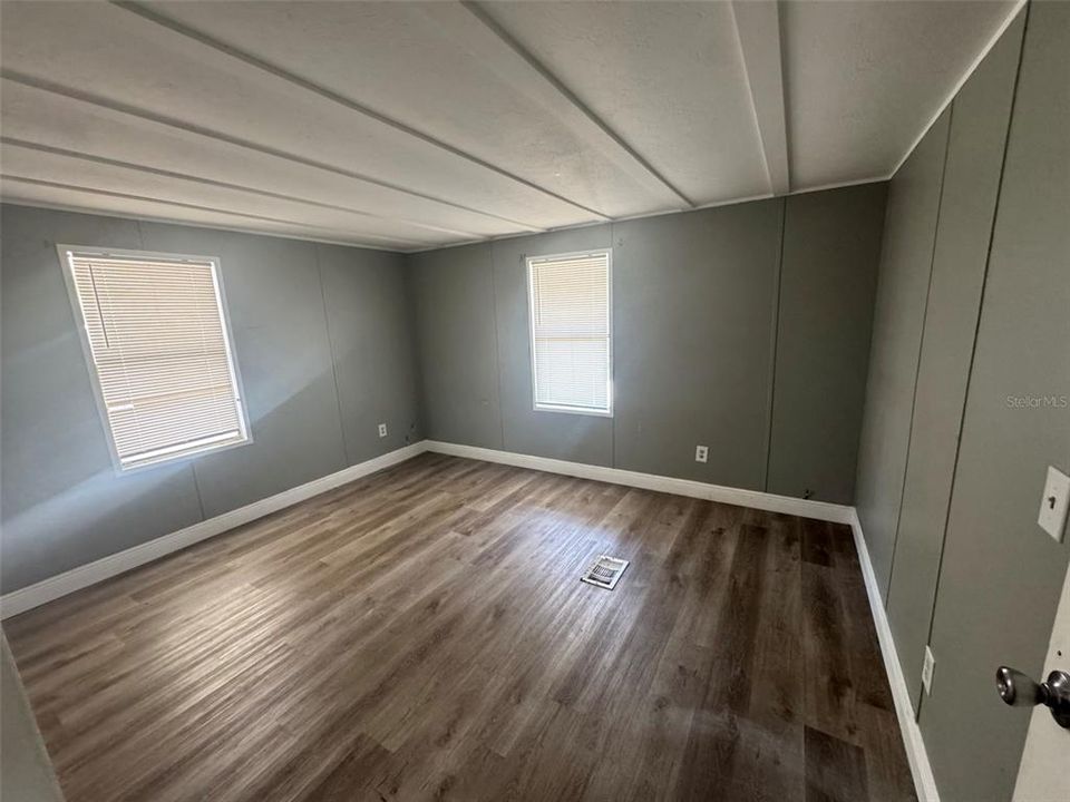 For Sale: $175,000 (3 beds, 2 baths, 1056 Square Feet)