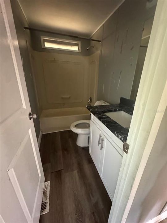 For Sale: $175,000 (3 beds, 2 baths, 1056 Square Feet)