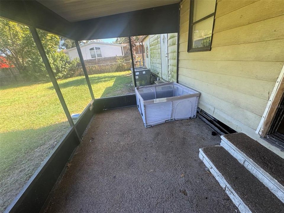 For Sale: $175,000 (3 beds, 2 baths, 1056 Square Feet)