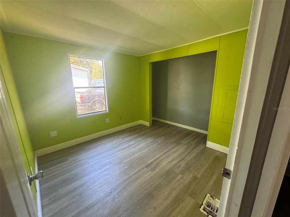 For Sale: $175,000 (3 beds, 2 baths, 1056 Square Feet)