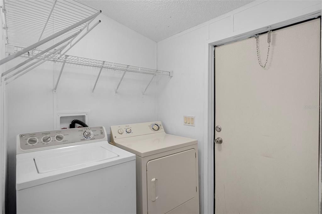 En Venta: $279,900 (3 camas, 2 baños, 960 Pies cuadrados)