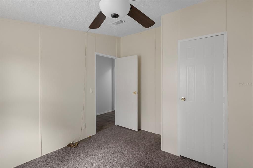 En Venta: $279,900 (3 camas, 2 baños, 960 Pies cuadrados)