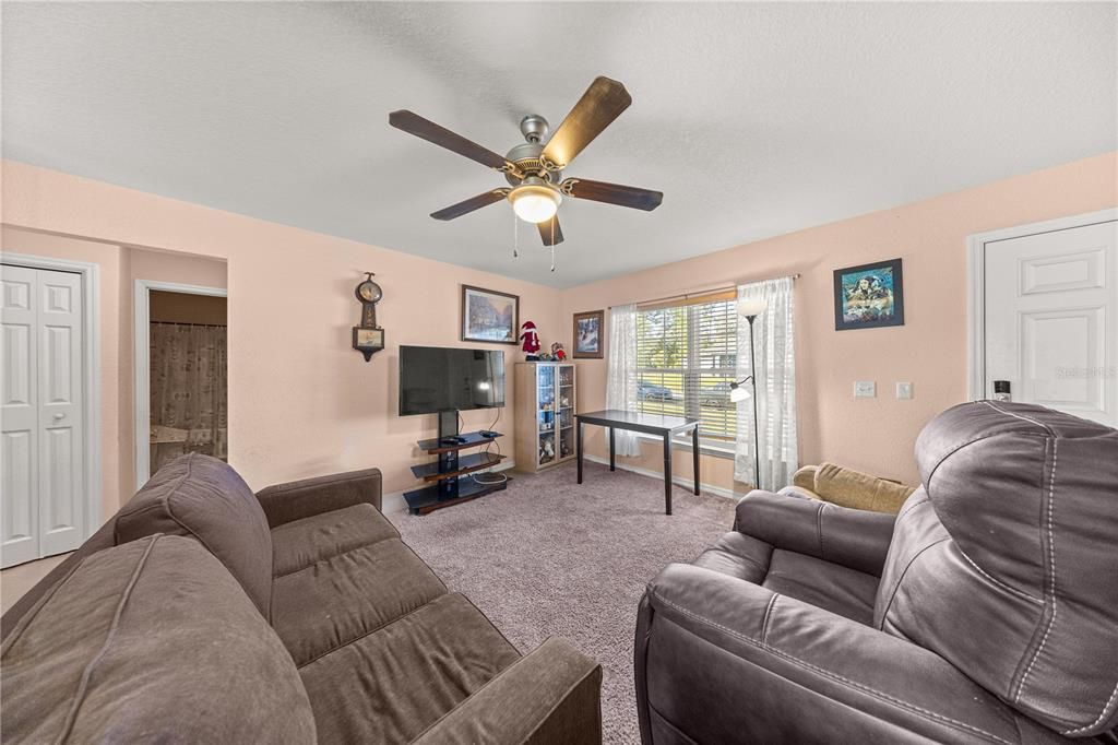 На продажу: $239,900 (3 спален, 2 ванн, 1136 Квадратных фут)