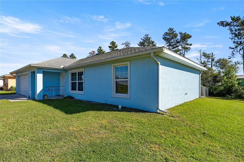 На продажу: $239,900 (3 спален, 2 ванн, 1136 Квадратных фут)