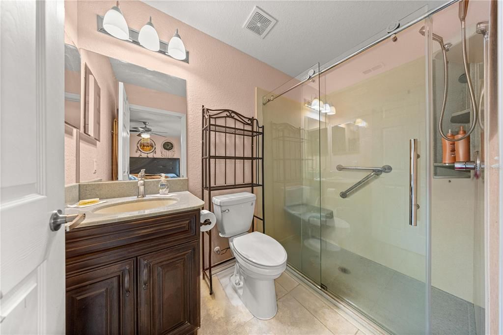 На продажу: $239,900 (3 спален, 2 ванн, 1136 Квадратных фут)