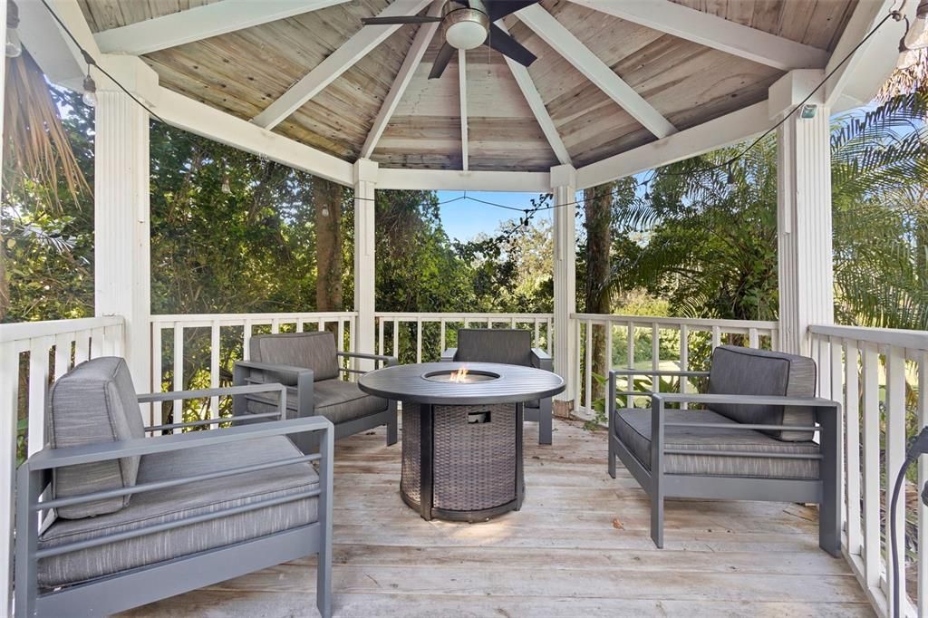 For Sale: $2,590,000 (5 beds, 5 baths, 8100 Square Feet)