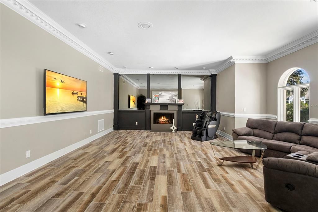 For Sale: $2,590,000 (5 beds, 5 baths, 8100 Square Feet)