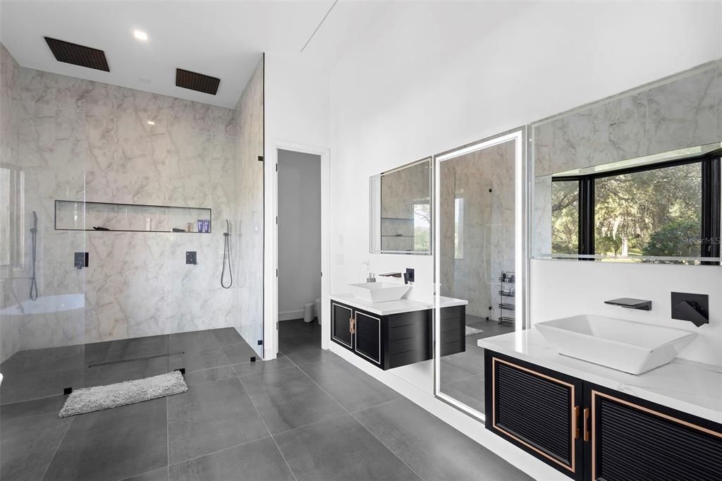 For Sale: $2,590,000 (5 beds, 5 baths, 8100 Square Feet)