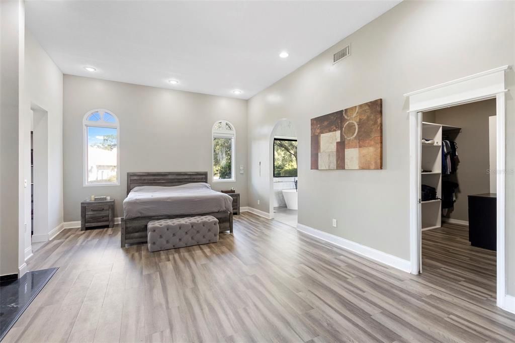 For Sale: $2,590,000 (5 beds, 5 baths, 8100 Square Feet)