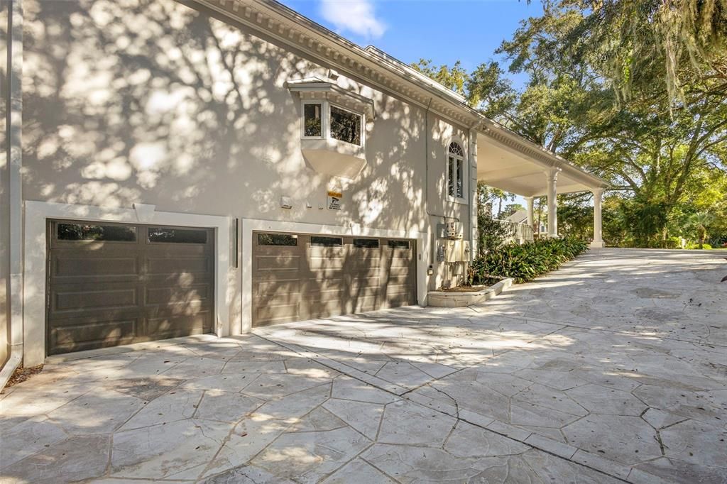 For Sale: $2,590,000 (5 beds, 5 baths, 8100 Square Feet)