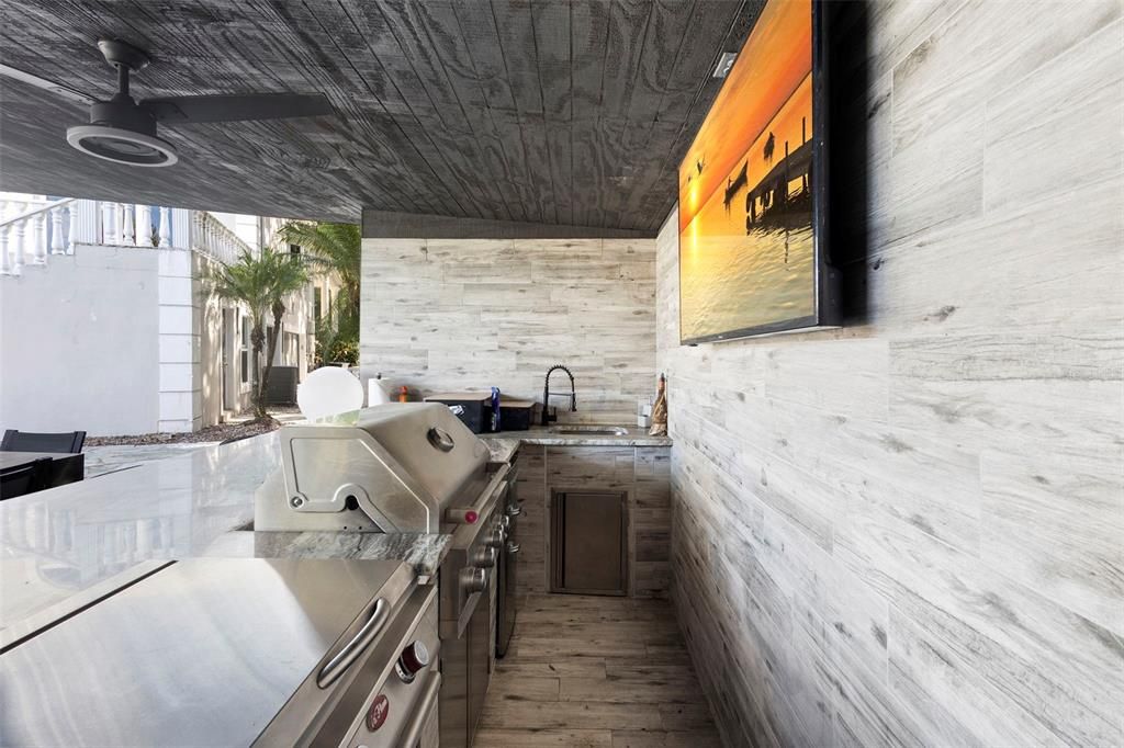 For Sale: $2,590,000 (5 beds, 5 baths, 8100 Square Feet)