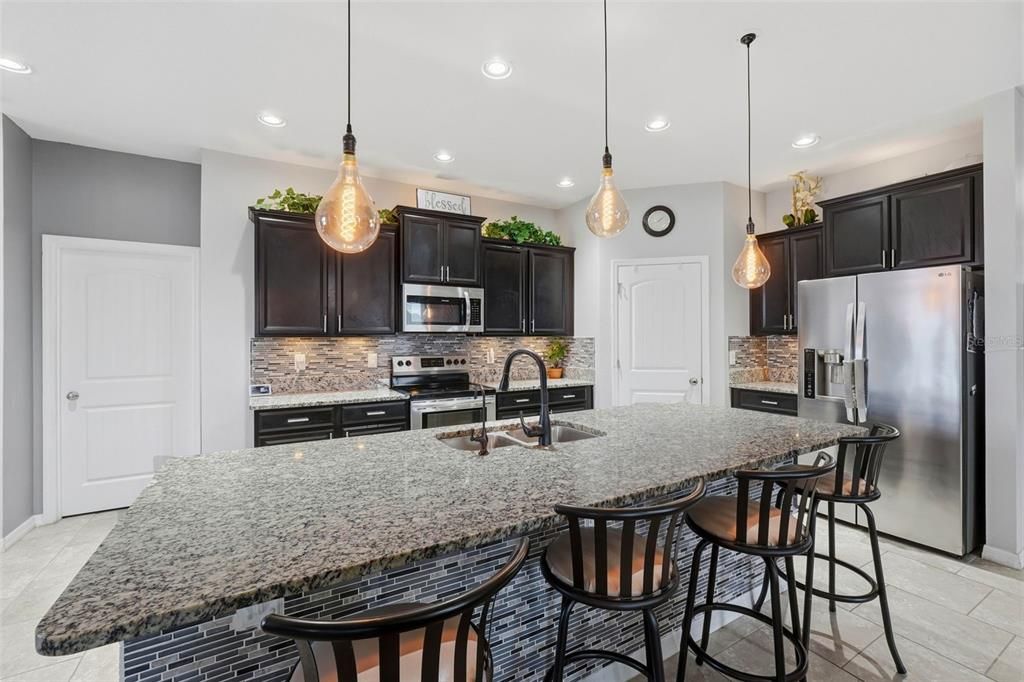 待售: $575,000 (4 贝兹, 3 浴室, 2787 平方英尺)