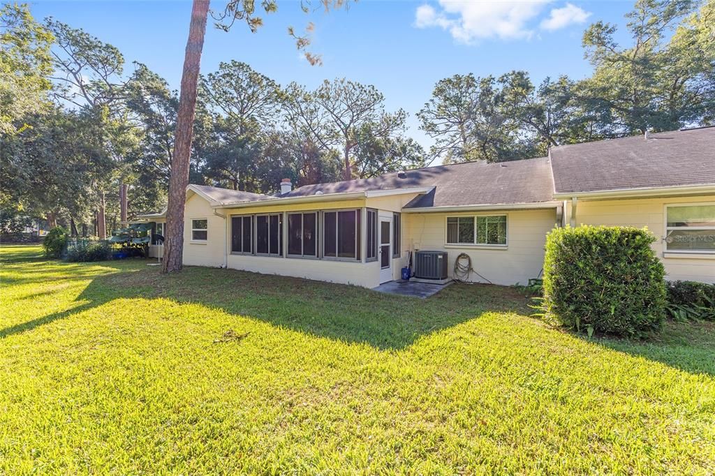 На продажу: $154,900 (2 спален, 2 ванн, 1424 Квадратных фут)