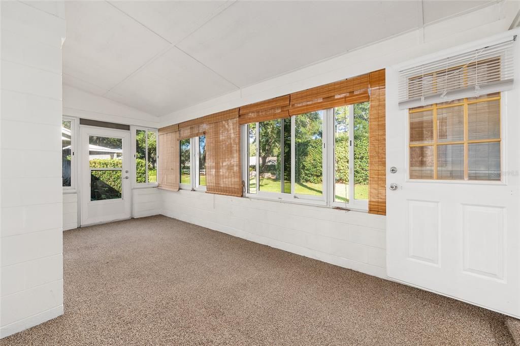 На продажу: $154,900 (2 спален, 2 ванн, 1424 Квадратных фут)