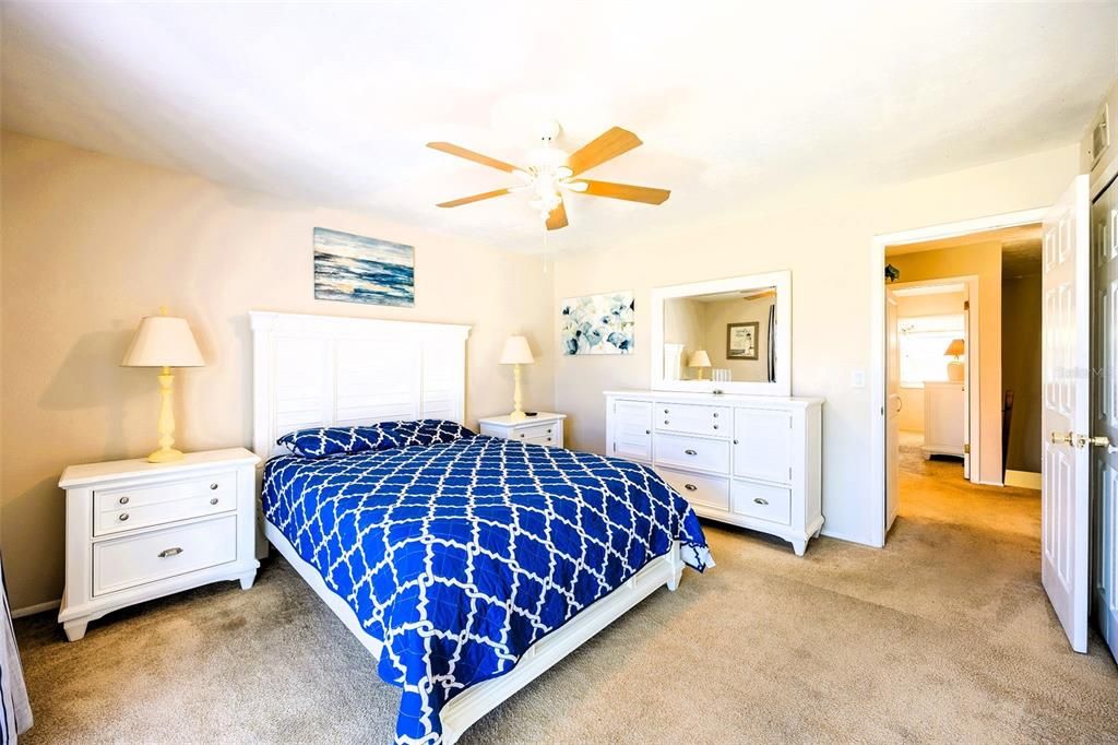 待售: $189,000 (2 贝兹, 1 浴室, 1010 平方英尺)