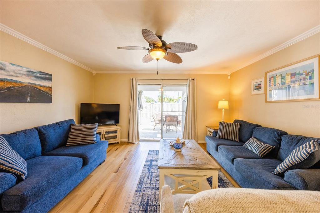 待售: $189,000 (2 贝兹, 1 浴室, 1010 平方英尺)