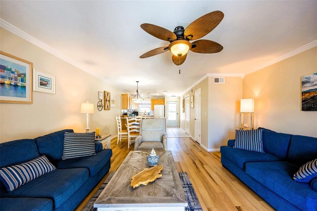 待售: $189,000 (2 贝兹, 1 浴室, 1010 平方英尺)