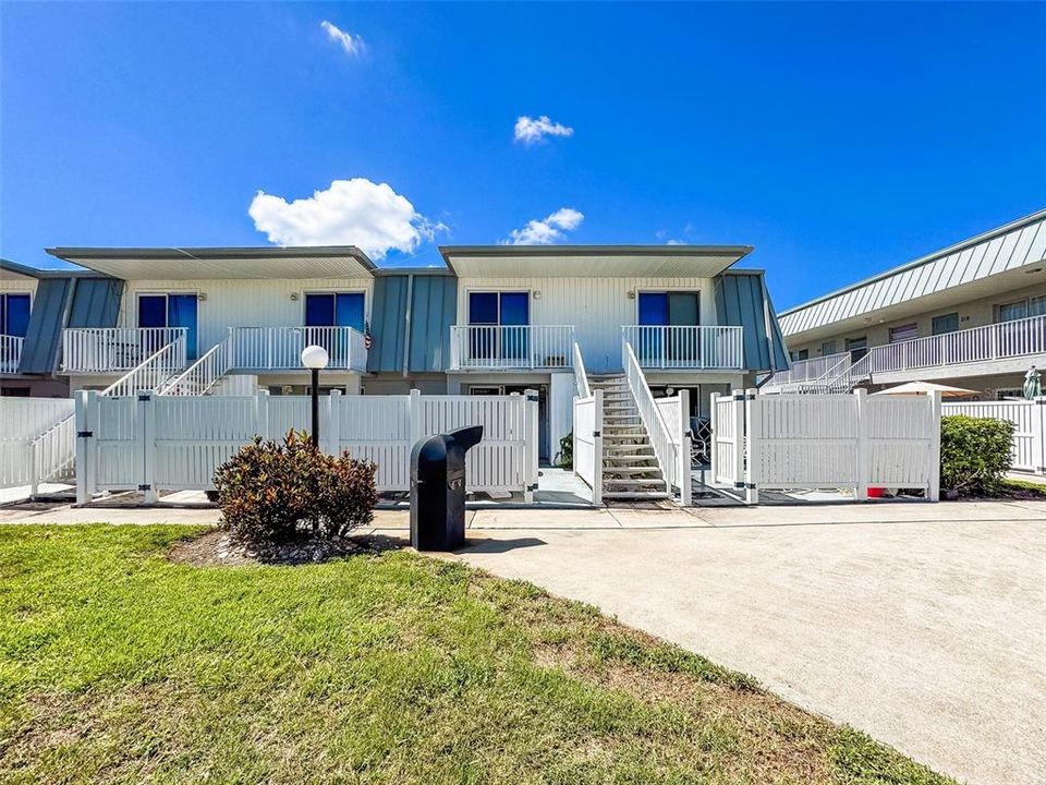 待售: $189,000 (2 贝兹, 1 浴室, 1010 平方英尺)