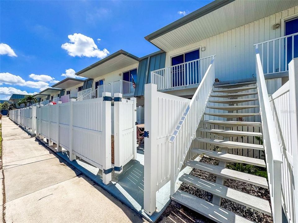 待售: $189,000 (2 贝兹, 1 浴室, 1010 平方英尺)