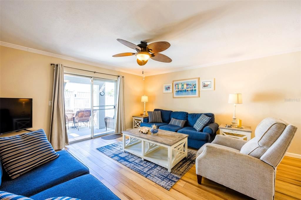 待售: $189,000 (2 贝兹, 1 浴室, 1010 平方英尺)