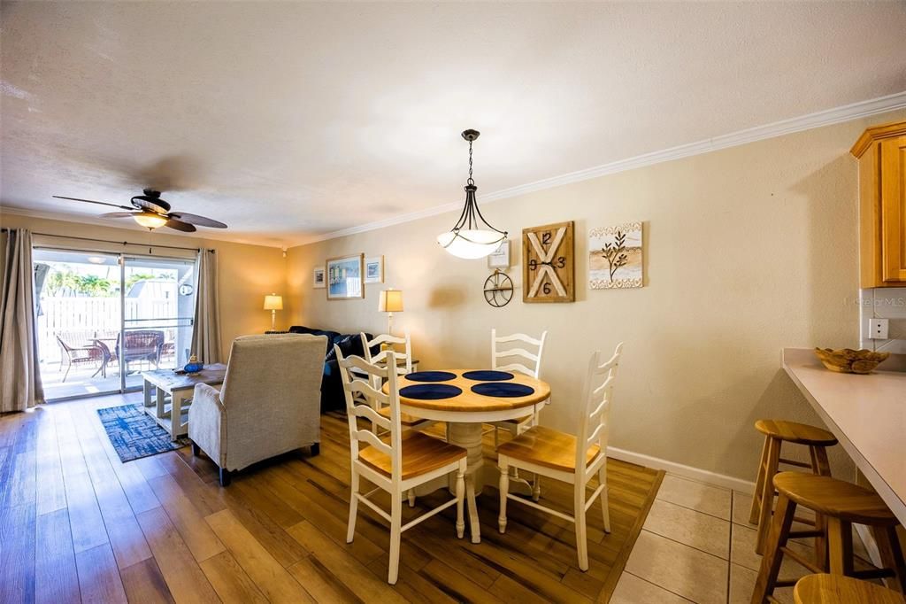 待售: $189,000 (2 贝兹, 1 浴室, 1010 平方英尺)