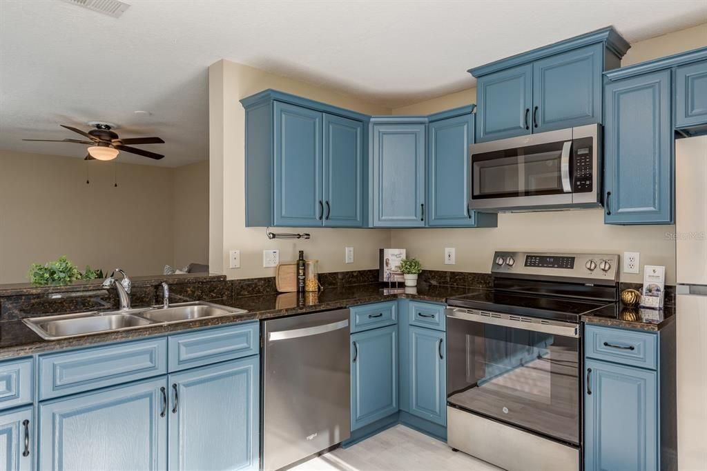 Activo con contrato: $269,000 (2 camas, 2 baños, 1161 Pies cuadrados)