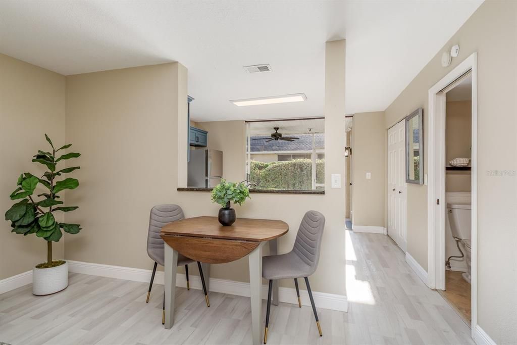 Activo con contrato: $269,000 (2 camas, 2 baños, 1161 Pies cuadrados)