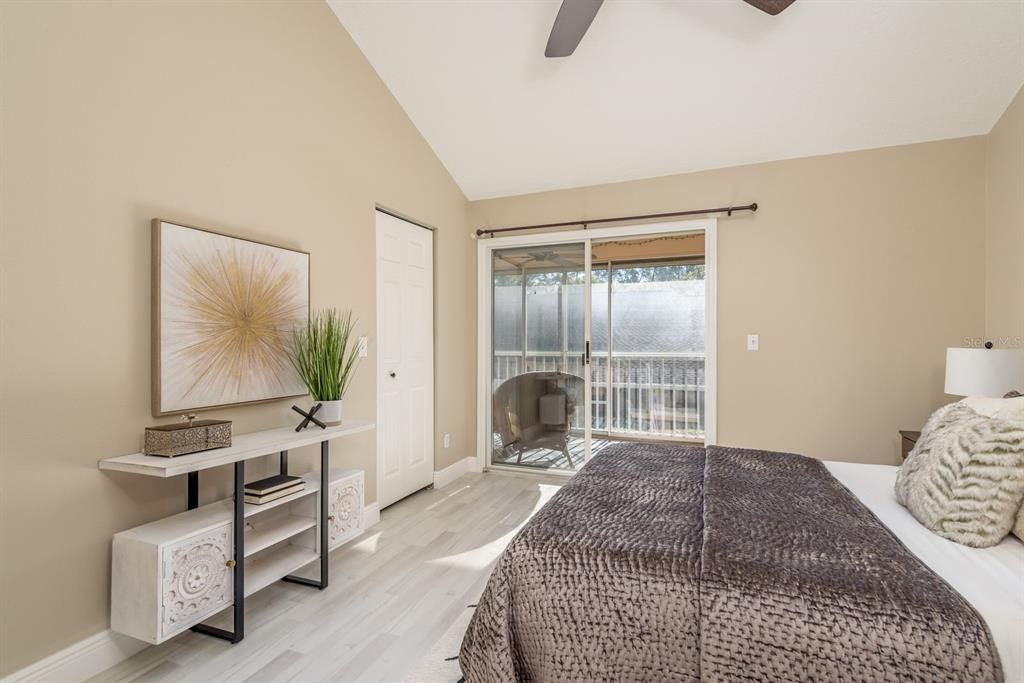 Activo con contrato: $269,000 (2 camas, 2 baños, 1161 Pies cuadrados)