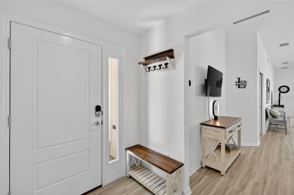 На продажу: $349,997 (2 спален, 2 ванн, 1310 Квадратных фут)