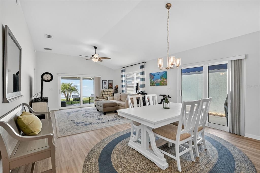 На продажу: $349,997 (2 спален, 2 ванн, 1310 Квадратных фут)