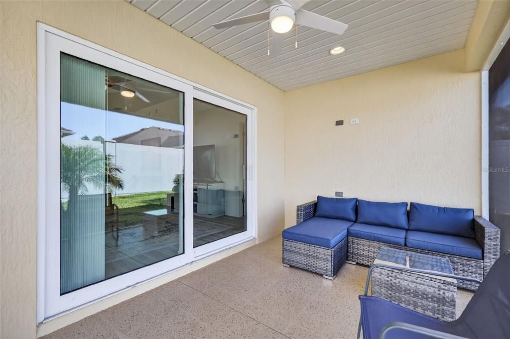 На продажу: $349,997 (2 спален, 2 ванн, 1310 Квадратных фут)