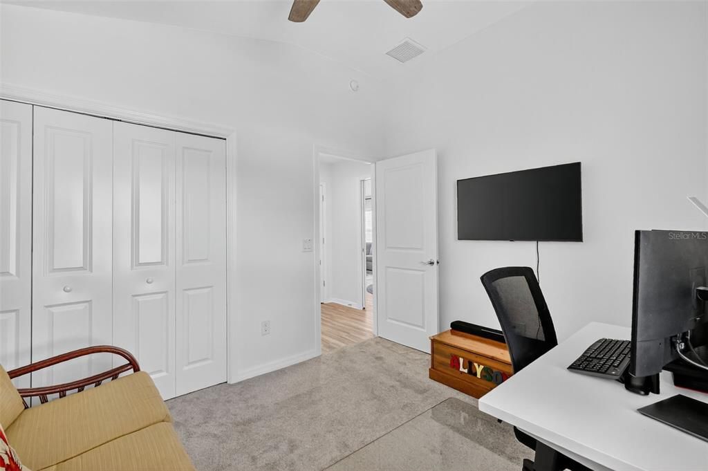 На продажу: $349,997 (2 спален, 2 ванн, 1310 Квадратных фут)