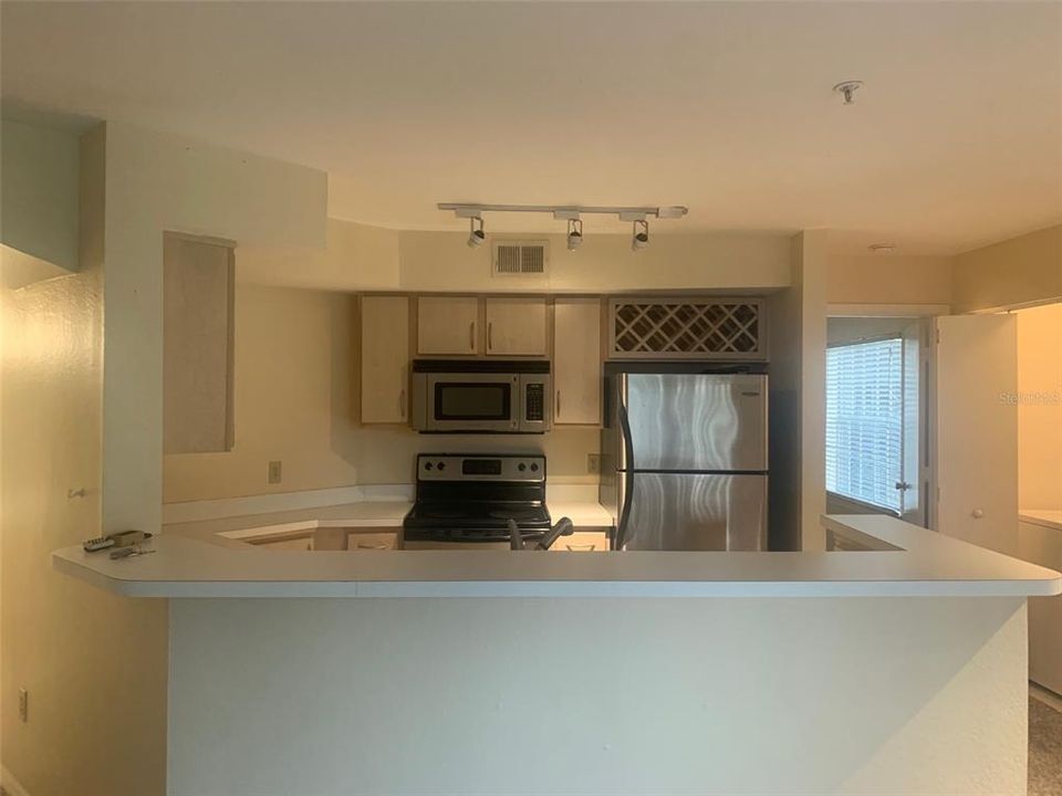 合同活跃: $1,425 (1 贝兹, 1 浴室, 842 平方英尺)