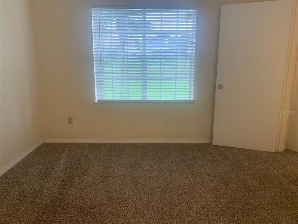 合同活跃: $1,425 (1 贝兹, 1 浴室, 842 平方英尺)