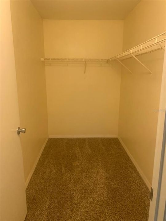 合同活跃: $1,425 (1 贝兹, 1 浴室, 842 平方英尺)