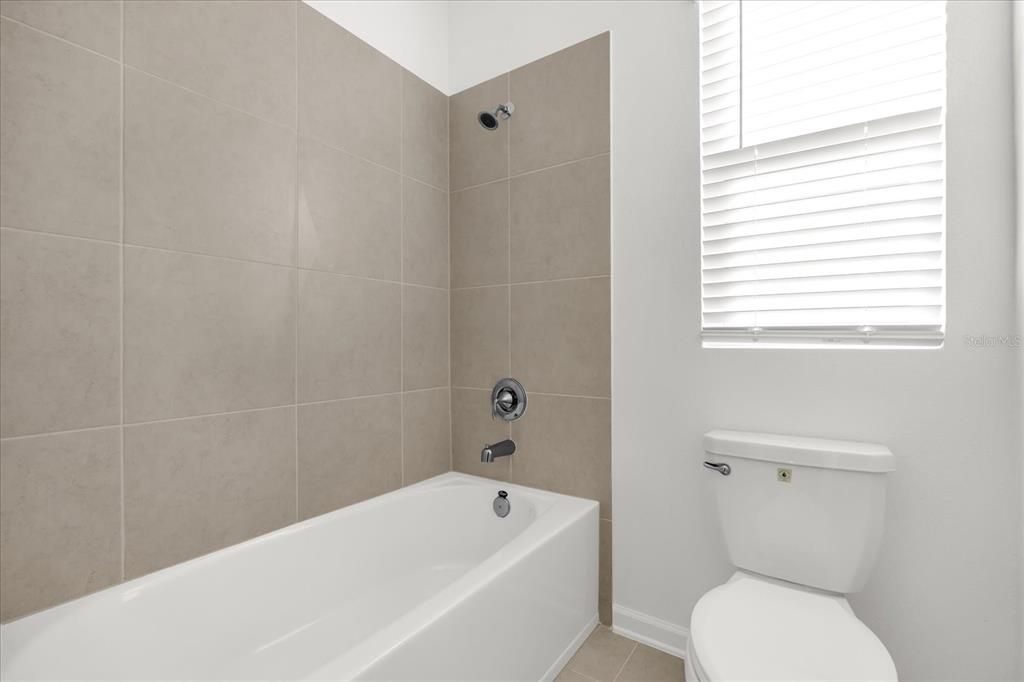 В аренду: $2,340 (3 спален, 2 ванн, 1782 Квадратных фут)