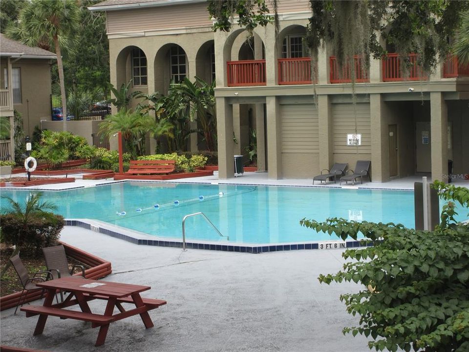 For Rent: $1,050 (0 beds, 1 baths, 410 Square Feet)