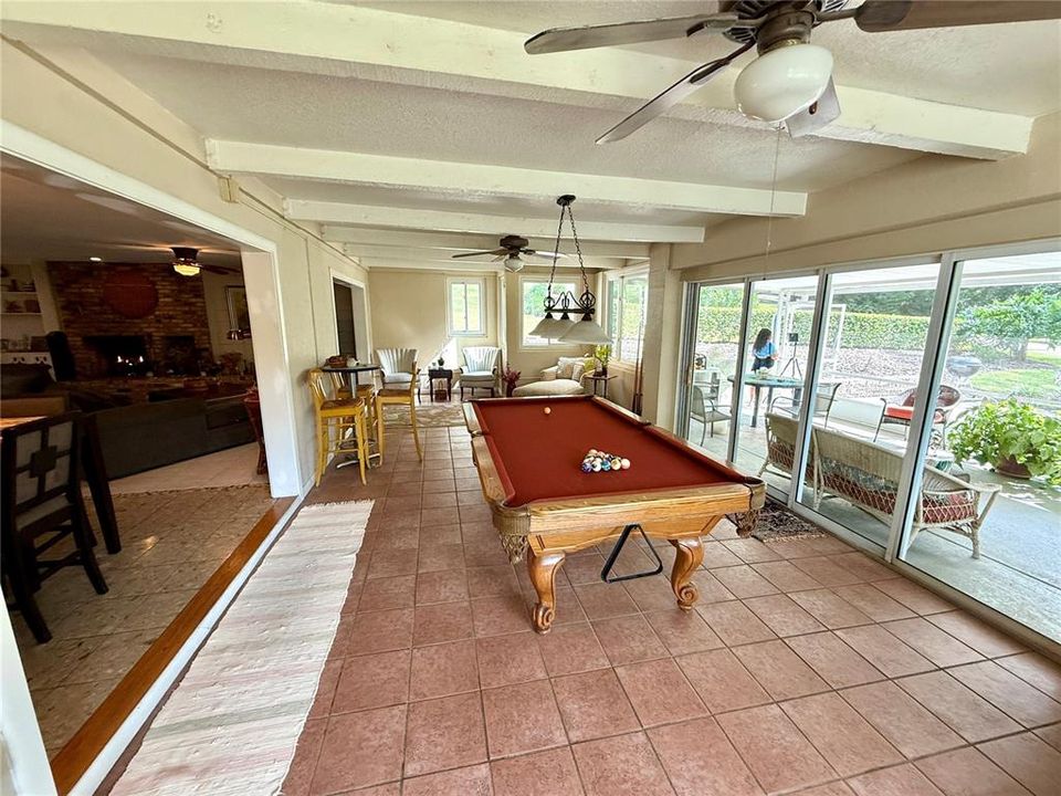 Activo con contrato: $424,990 (3 camas, 2 baños, 2438 Pies cuadrados)