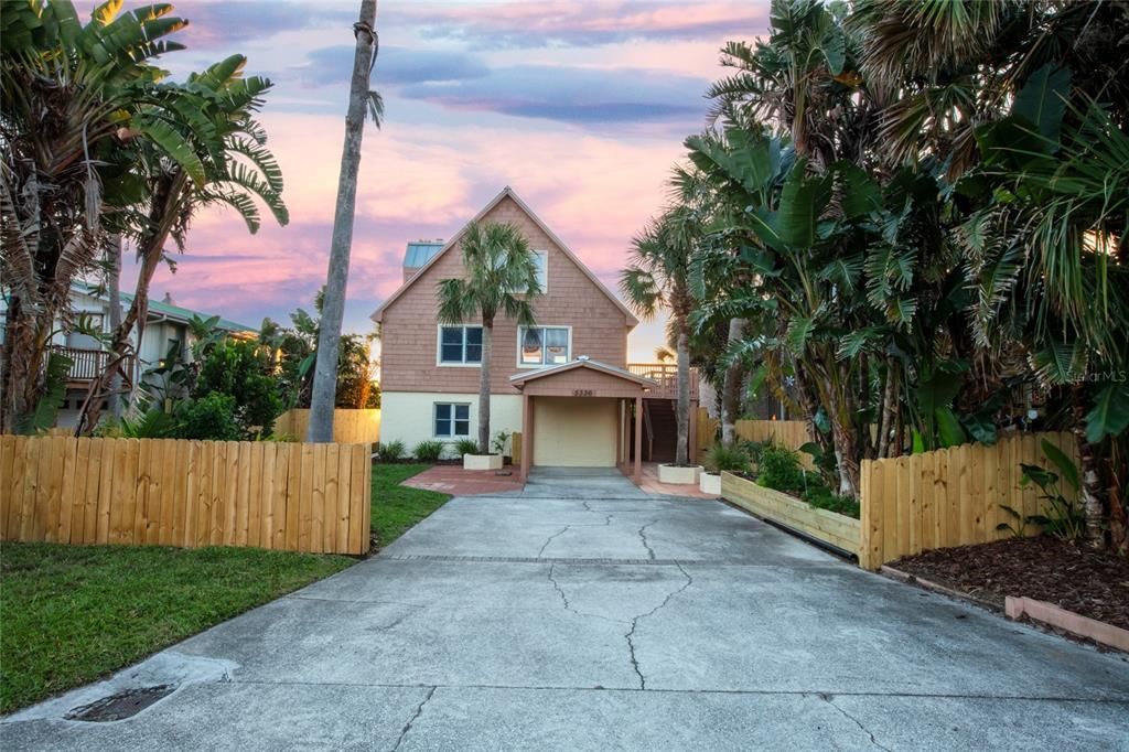 For Sale: $2,200,000 (3 beds, 3 baths, 2743 Square Feet)