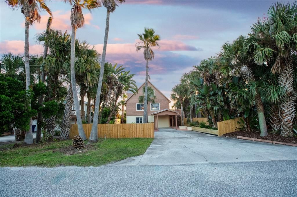 For Sale: $2,200,000 (3 beds, 3 baths, 2743 Square Feet)