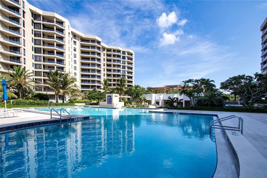 For Sale: $1,595,000 (2 beds, 2 baths, 1598 Square Feet)