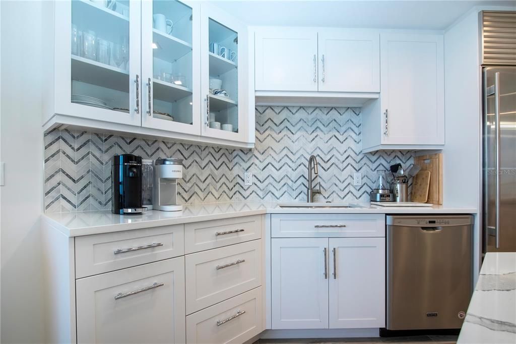 For Sale: $1,595,000 (2 beds, 2 baths, 1598 Square Feet)