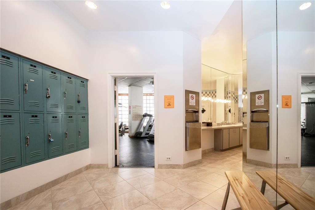 For Sale: $1,595,000 (2 beds, 2 baths, 1598 Square Feet)