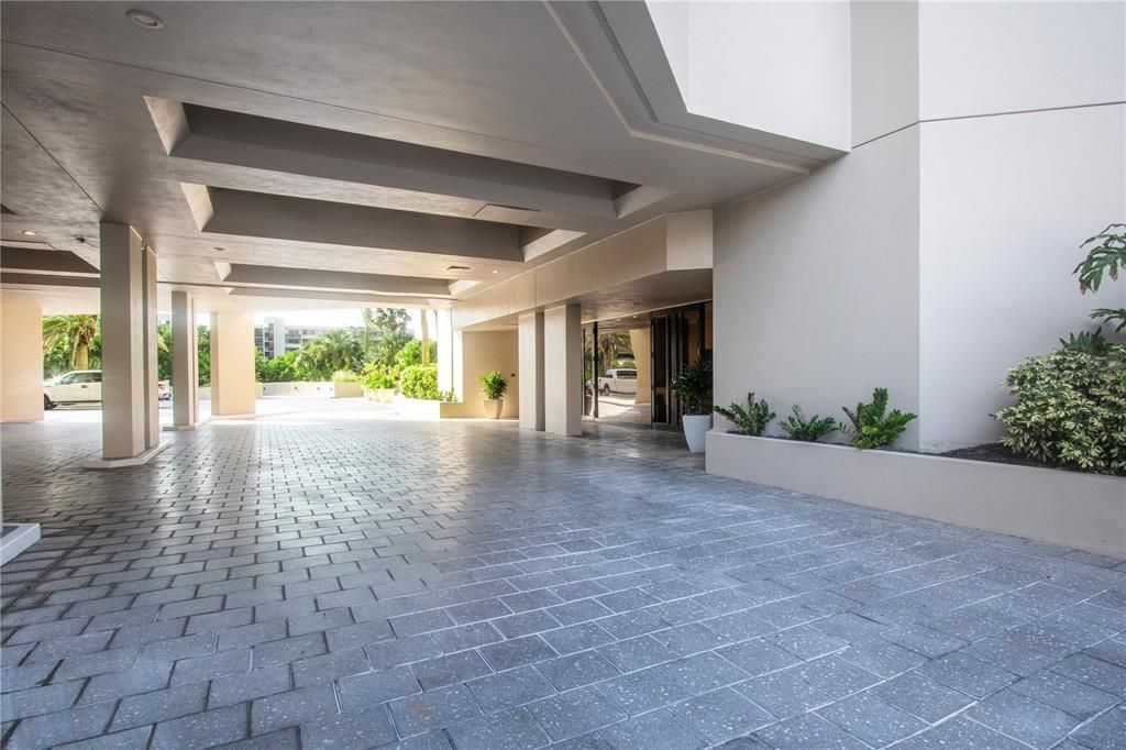 For Sale: $1,595,000 (2 beds, 2 baths, 1598 Square Feet)